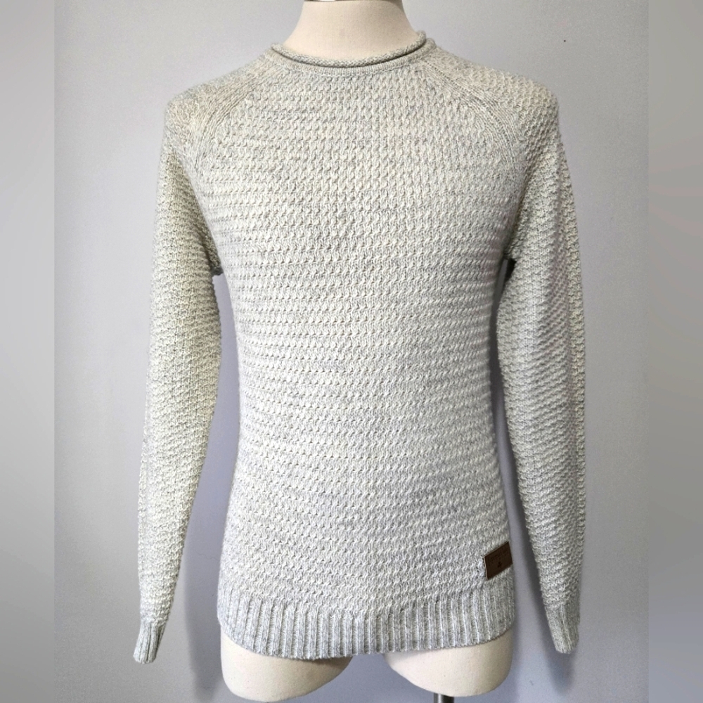 Emerald Isle Knitwear Cream/ Gray Soft Knit Sweater. Size Small